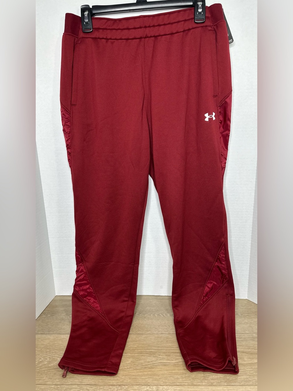 Under Armour Women’s Maroon Athletic Sweatpants NWT